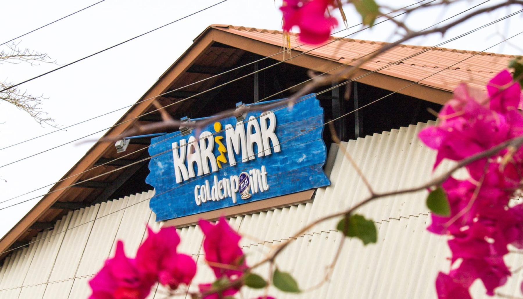 El letrero de Karimar en Playa Venado